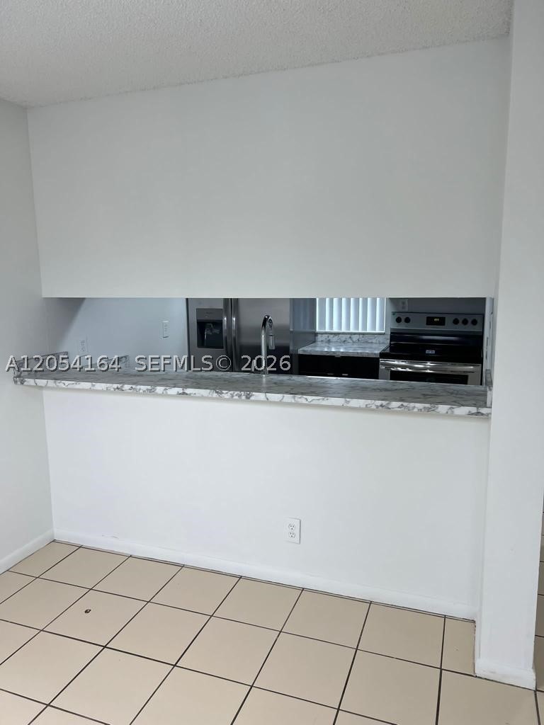 LAKESHORE AT UNIVERSITY P - Residential Lease