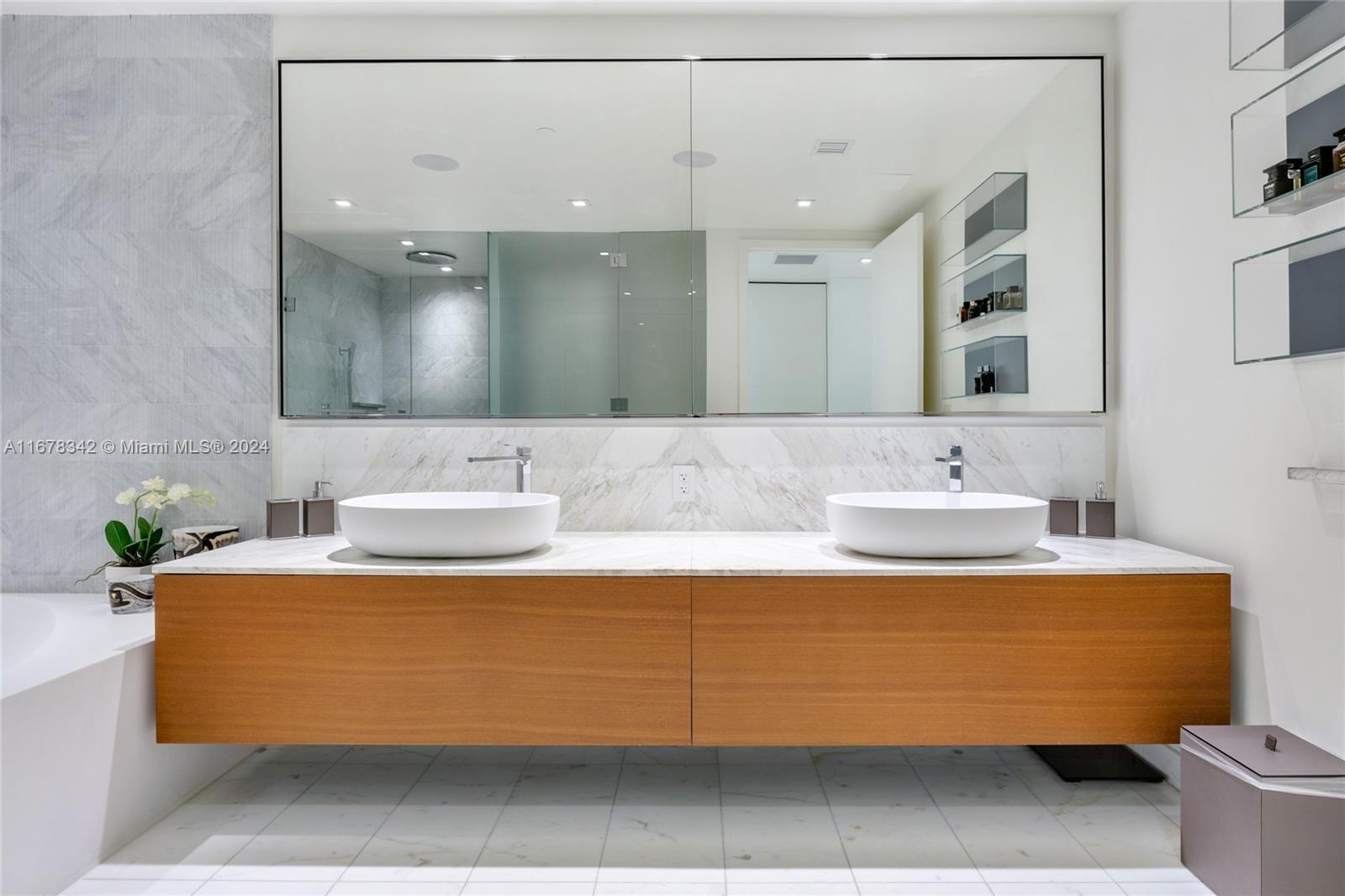 OCEANA BAL HARBOUR CONDO - Residential