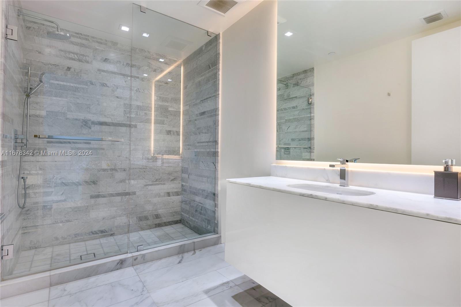 OCEANA BAL HARBOUR CONDO - Residential