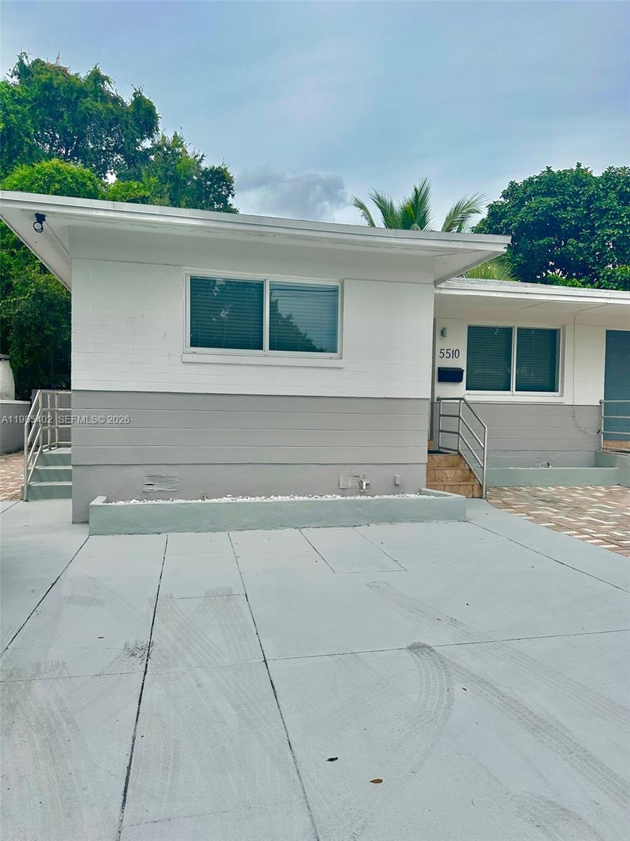 54TH ST BUS PLAZA SEC A - Residential Lease
