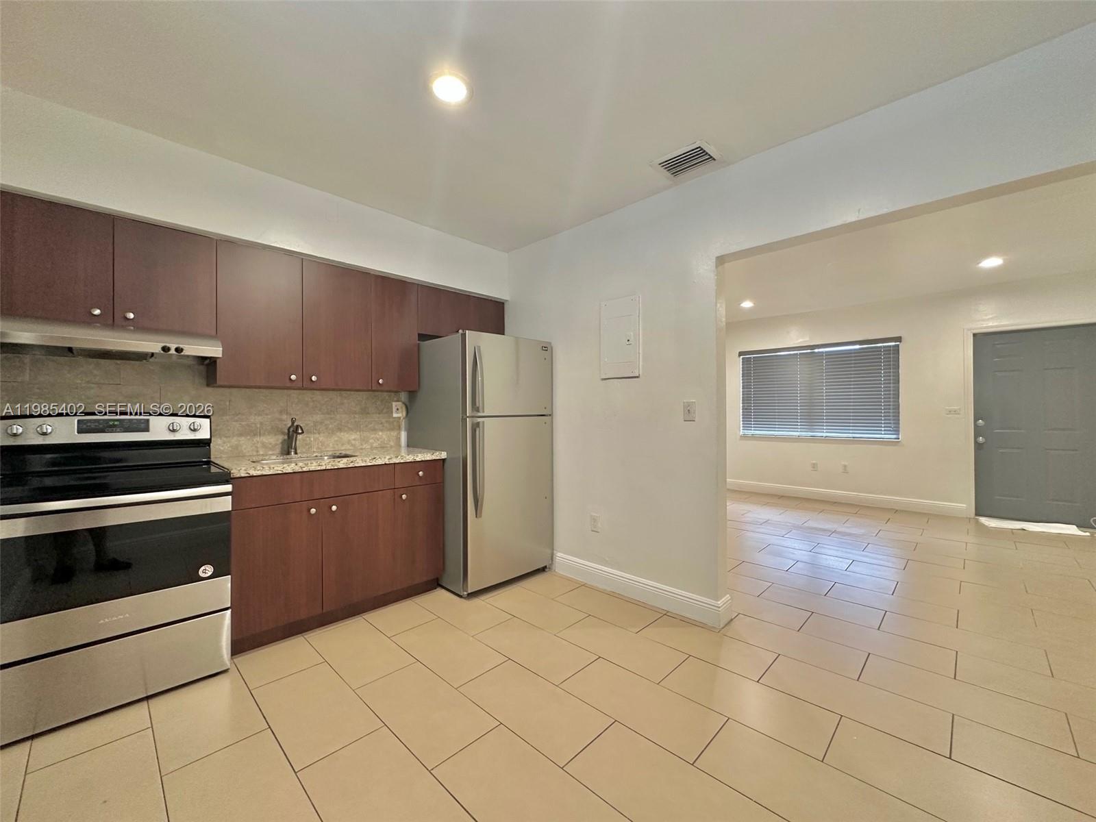 54TH ST BUS PLAZA SEC A - Residential Lease