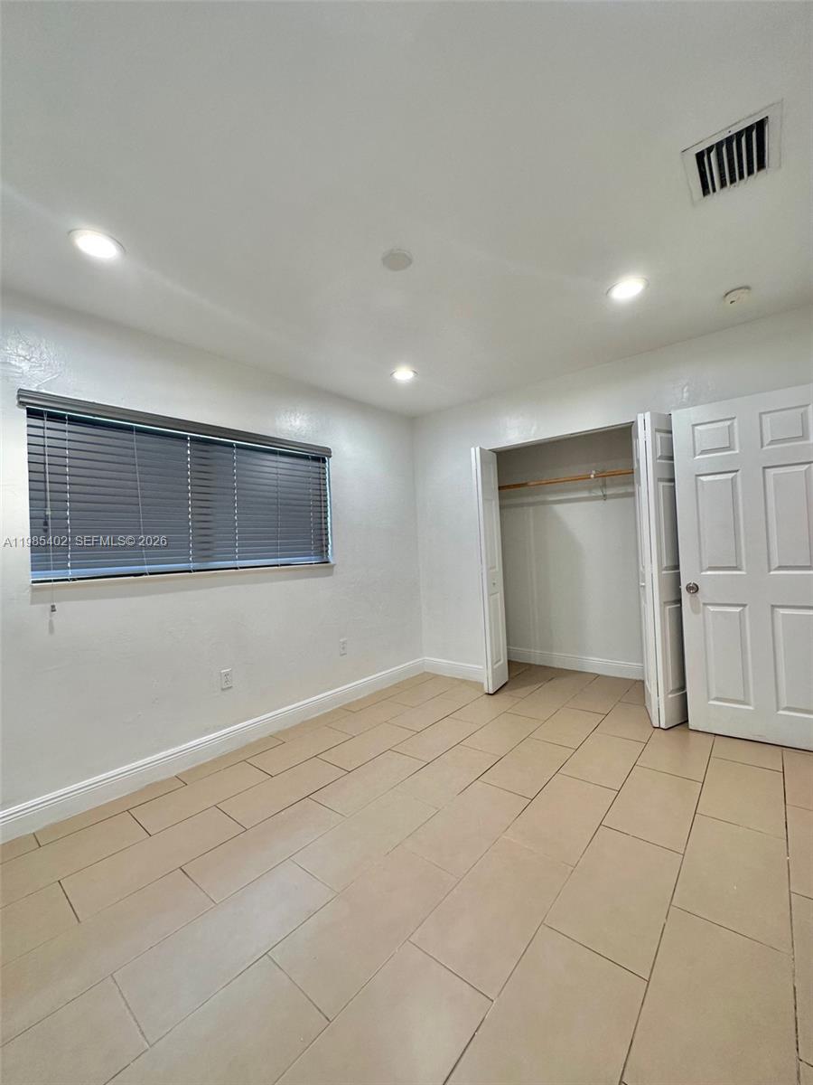 54TH ST BUS PLAZA SEC A - Residential Lease
