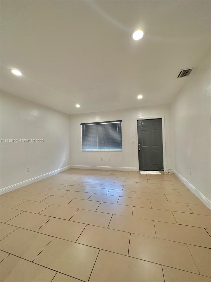54TH ST BUS PLAZA SEC A - Residential Lease