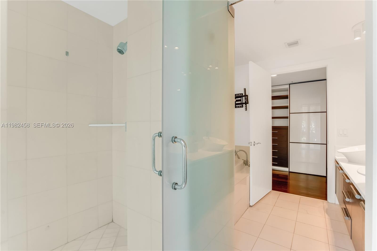 ARTECH RESIDENCES AT AVEN - Residential