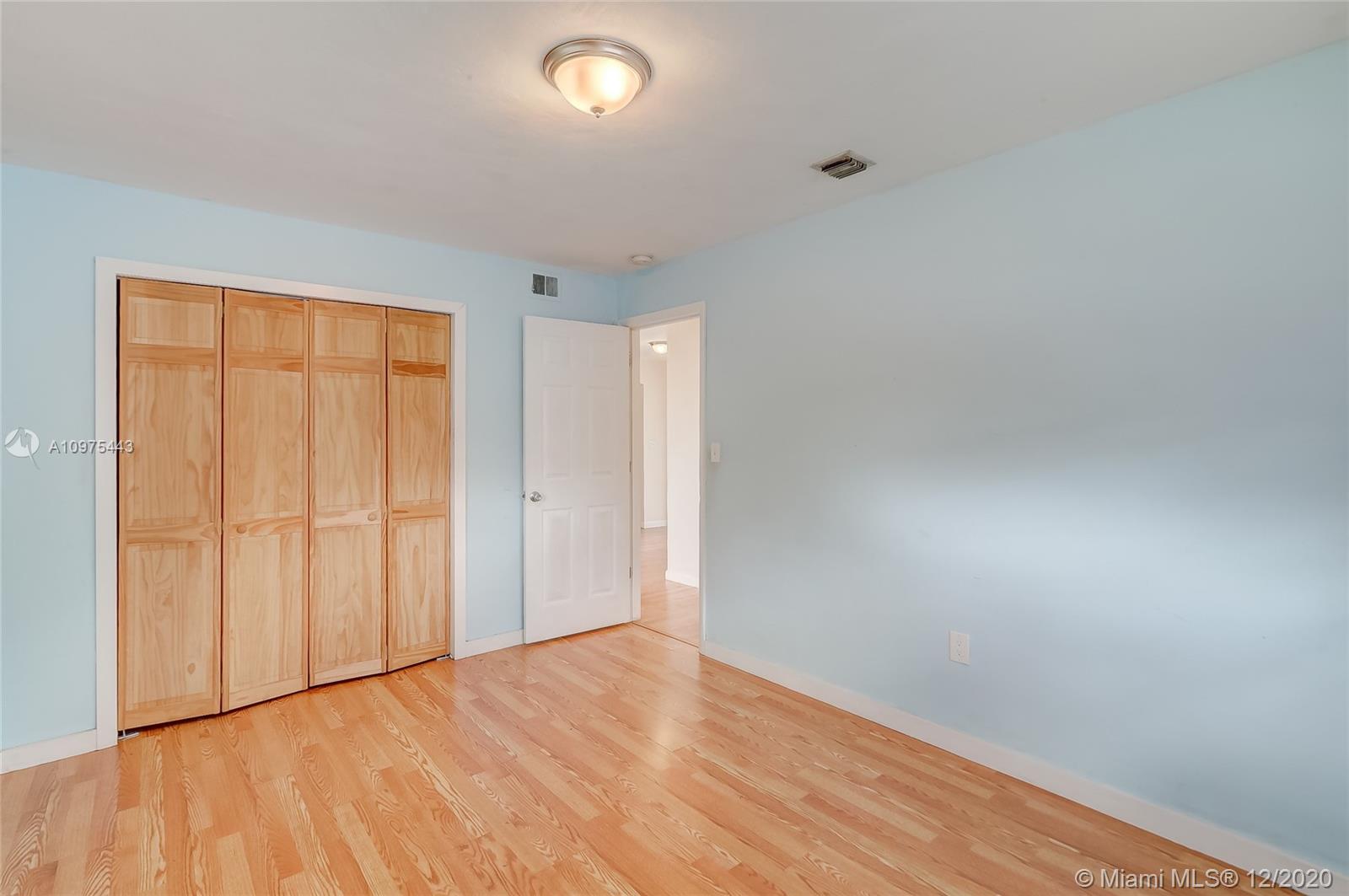 DRIFTWOOD PLAZA NO 3 - Residential