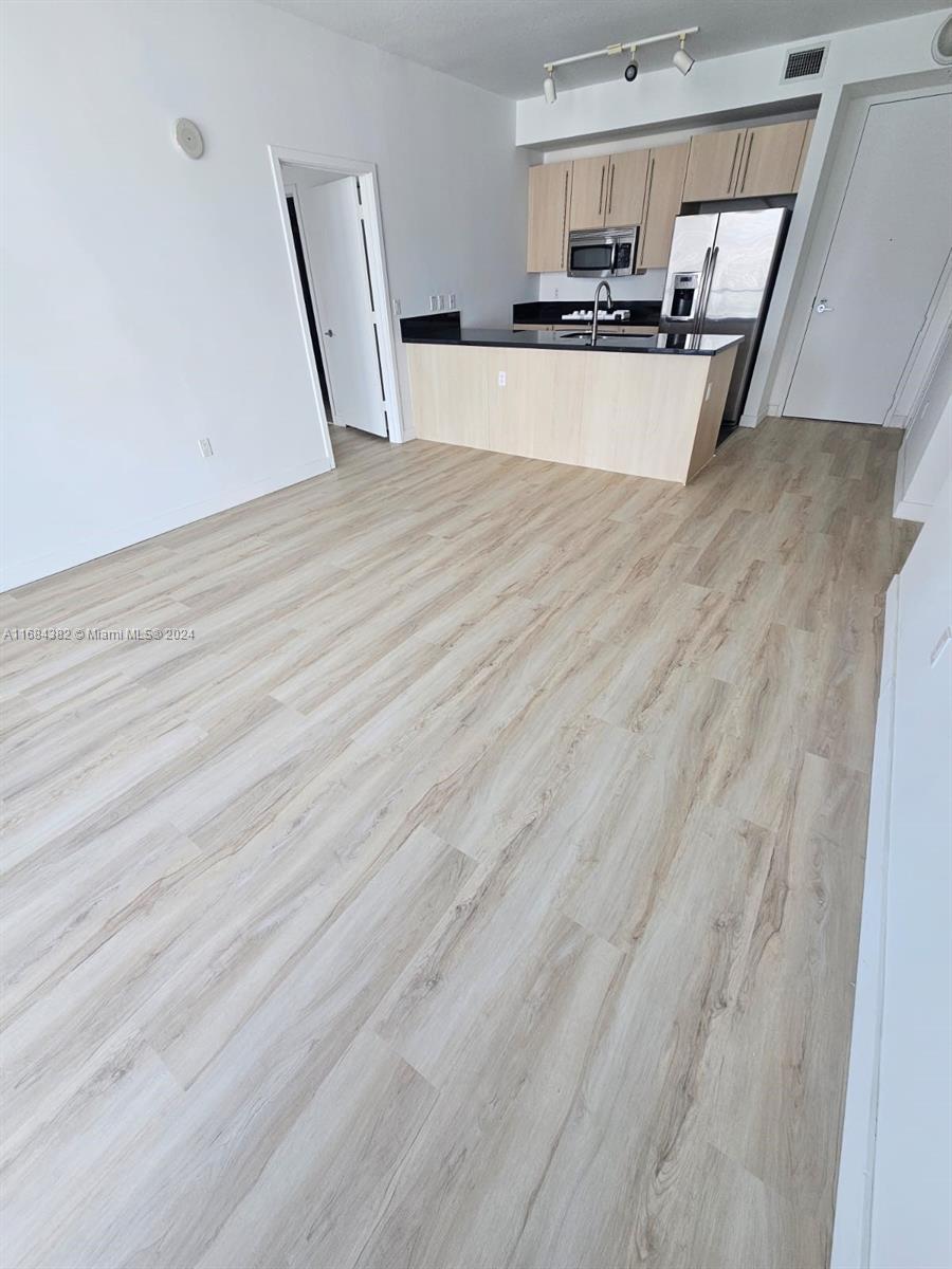 THE AXIS ON BRICKELL II C - Residential Lease