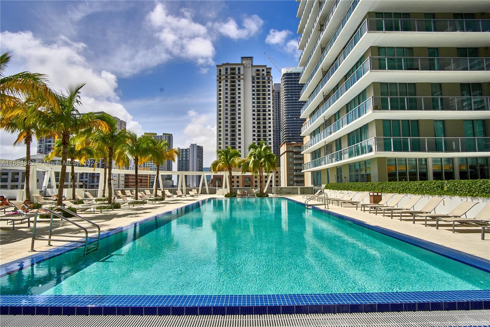 THE AXIS ON BRICKELL II C - Residential Lease