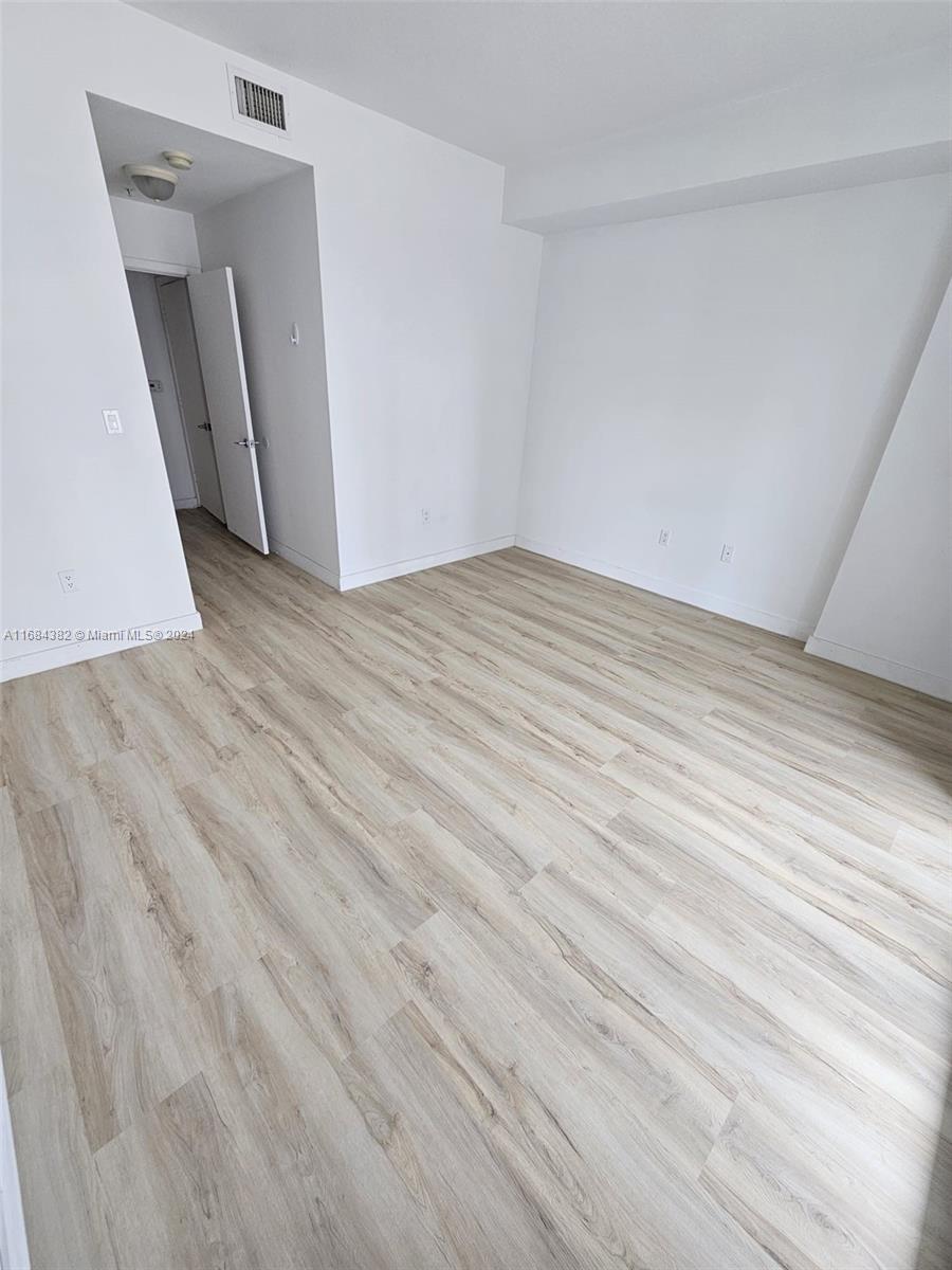 THE AXIS ON BRICKELL II C - Residential Lease