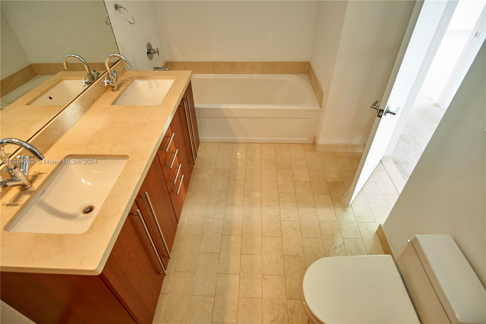 THE AXIS ON BRICKELL II C - Residential Lease