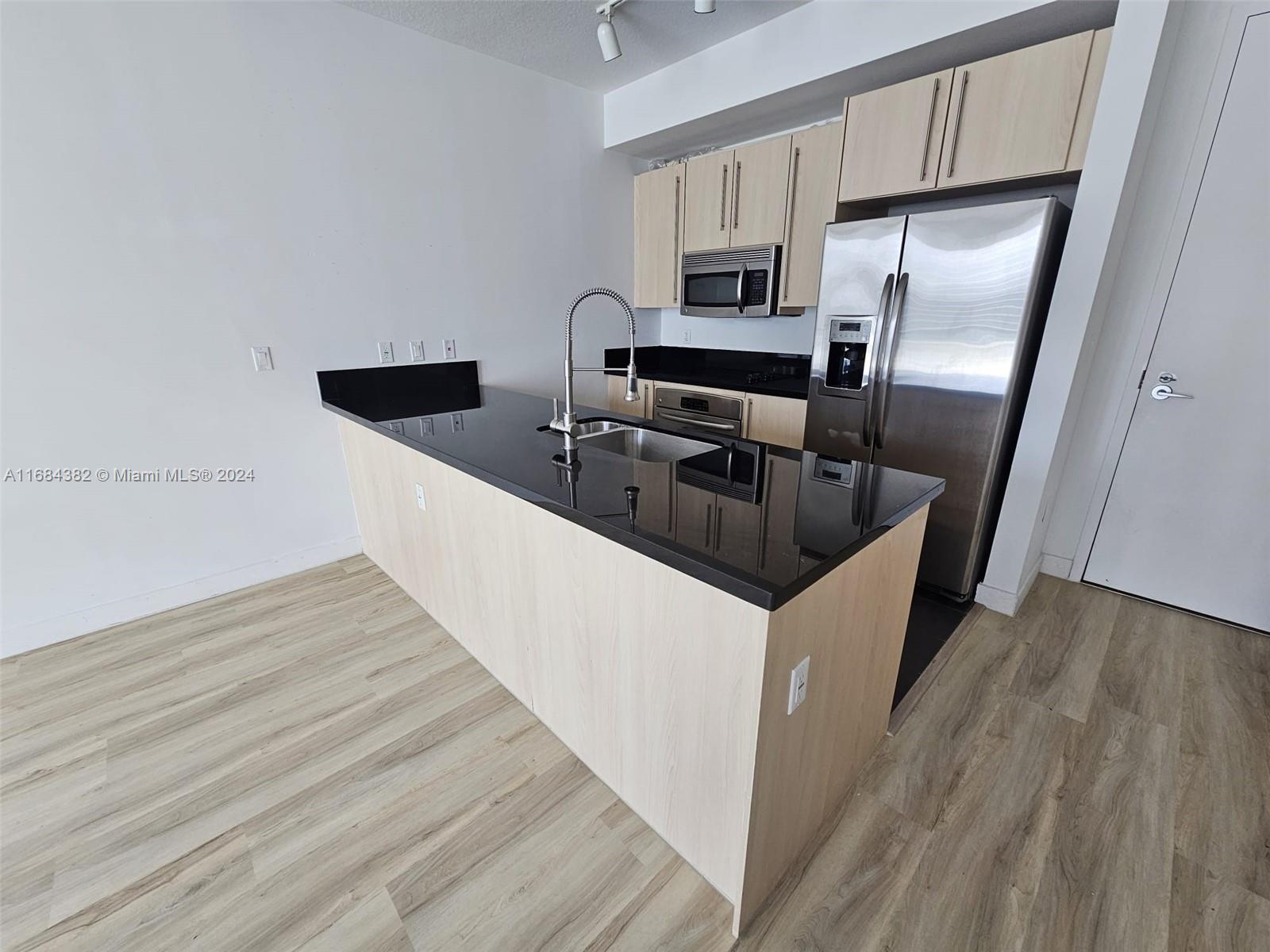 THE AXIS ON BRICKELL II C - Residential Lease