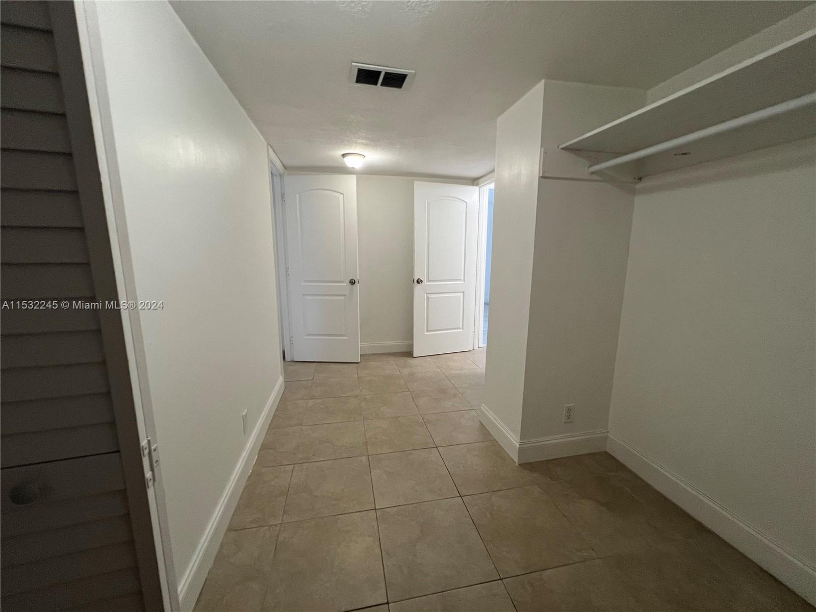 TOWNHOUSES OF VENETIAN PA - Residential Lease