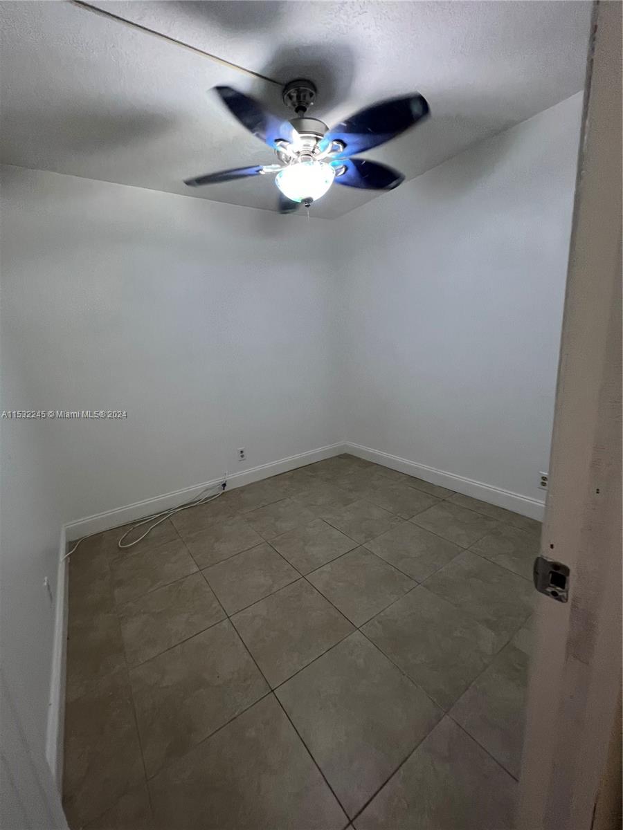 TOWNHOUSES OF VENETIAN PA - Residential Lease