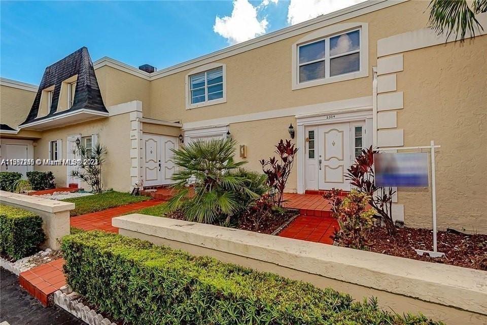 TOWNHOUSES OF VENETIAN PA - Residential Lease