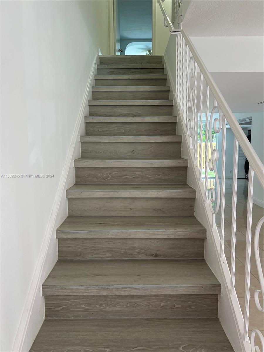 TOWNHOUSES OF VENETIAN PA - Residential Lease