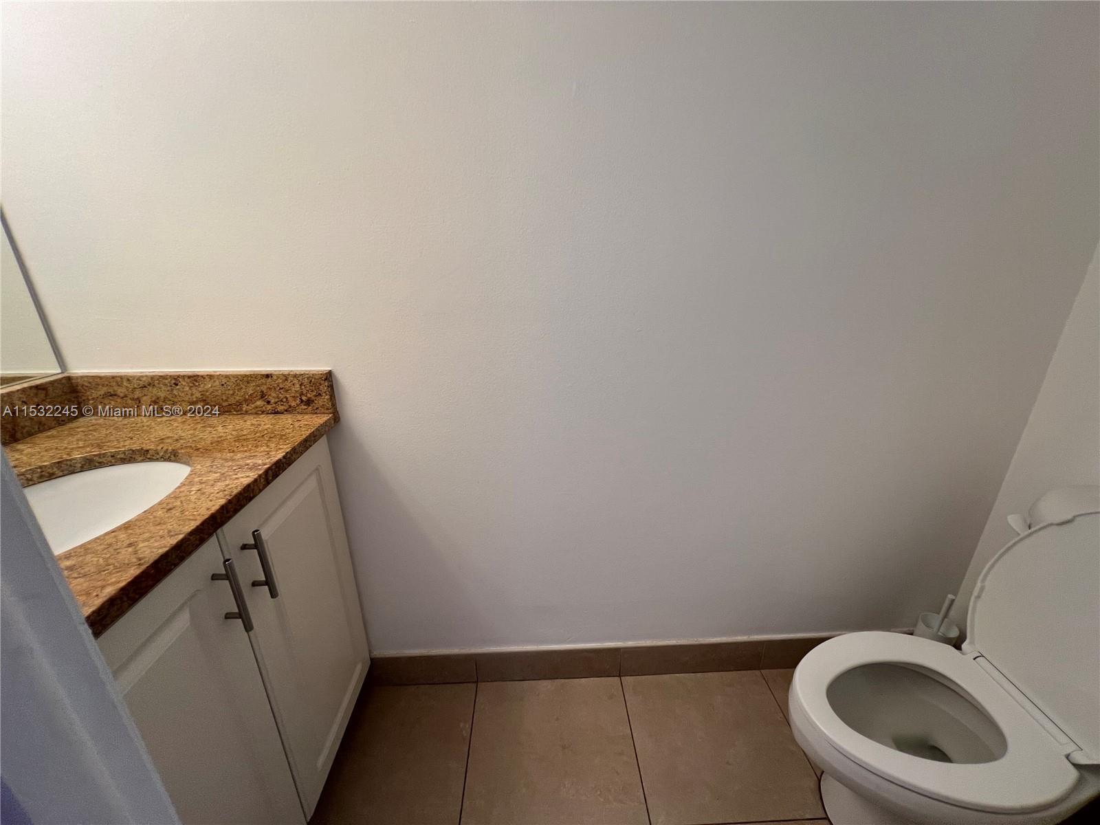TOWNHOUSES OF VENETIAN PA - Residential Lease