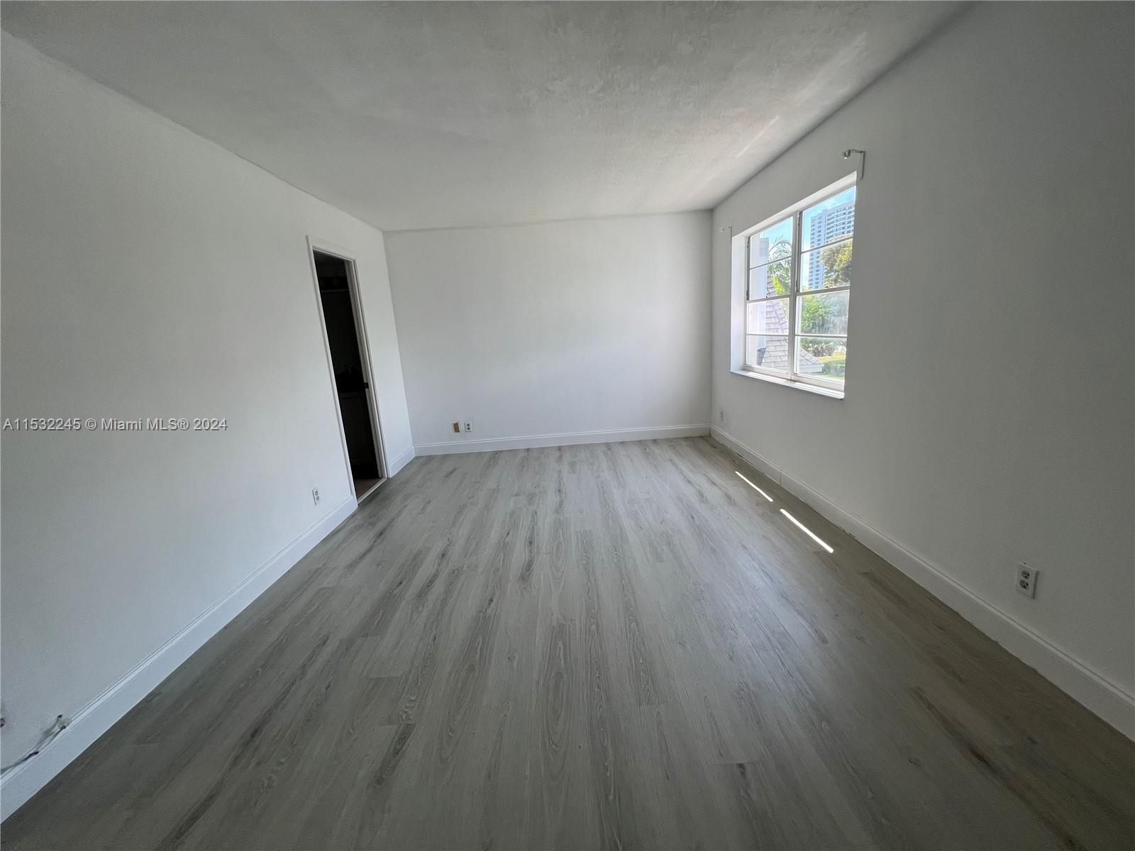 TOWNHOUSES OF VENETIAN PA - Residential Lease