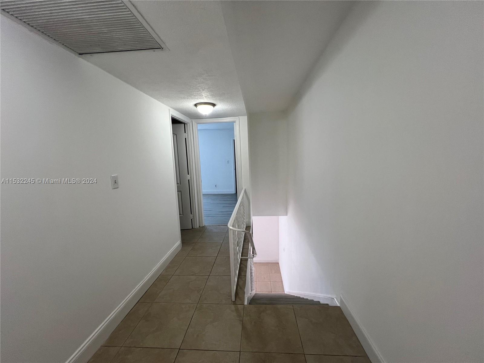 TOWNHOUSES OF VENETIAN PA - Residential Lease