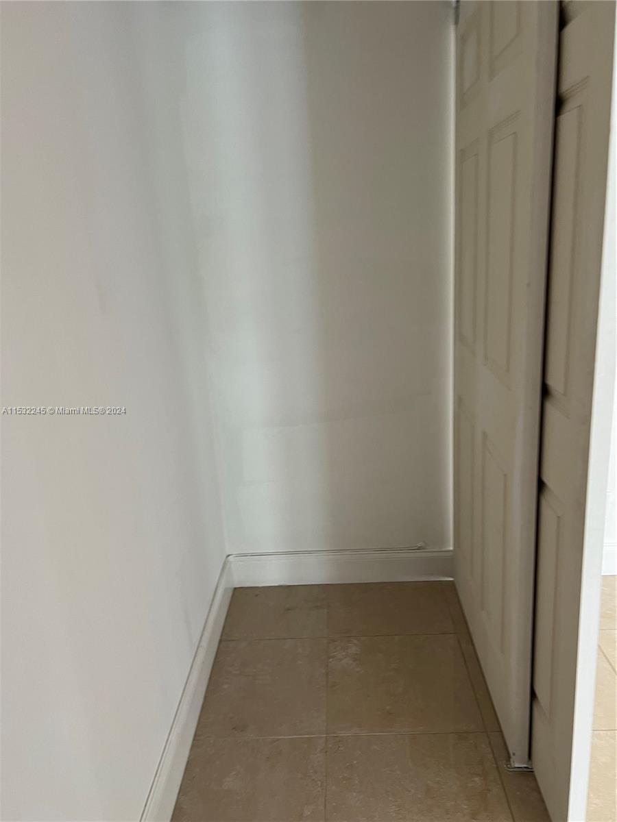 TOWNHOUSES OF VENETIAN PA - Residential Lease