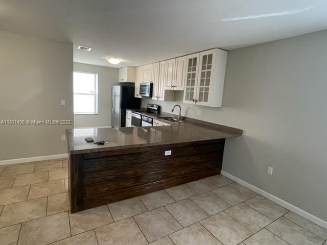 MIAMI GARDENS ESTATES - Residential Lease