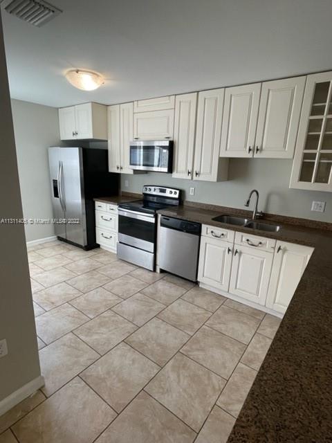 MIAMI GARDENS ESTATES - Residential Lease