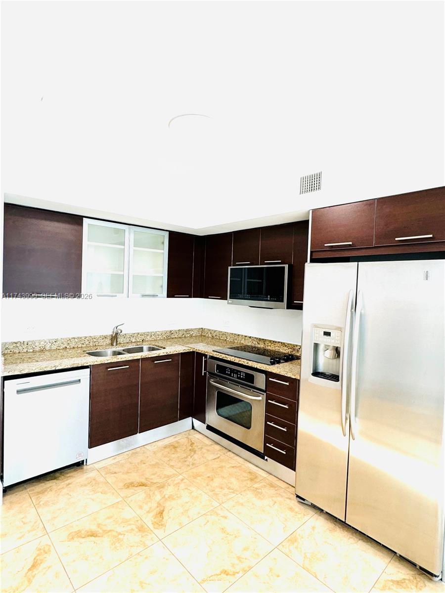 BRICKELL ON THE RIVER S T - Residential