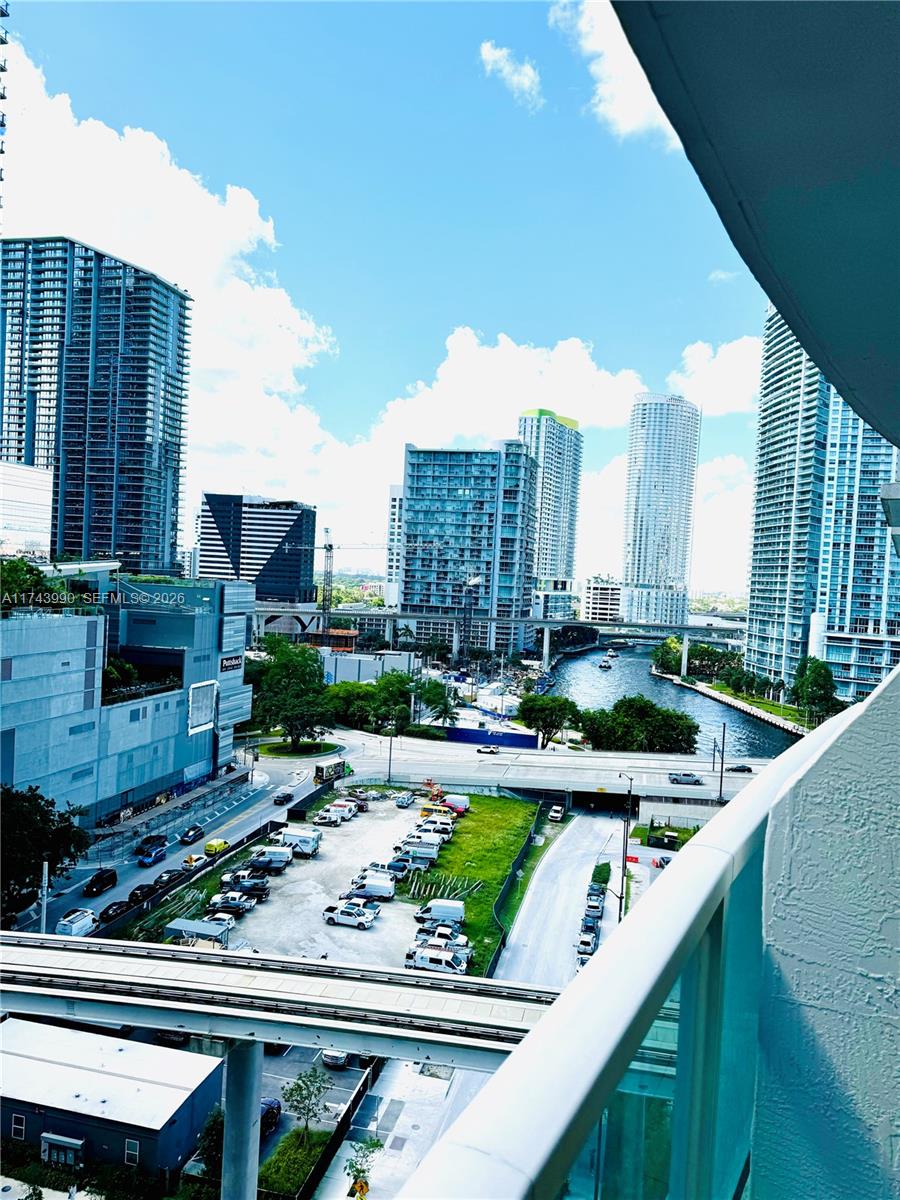 BRICKELL ON THE RIVER S T - Residential