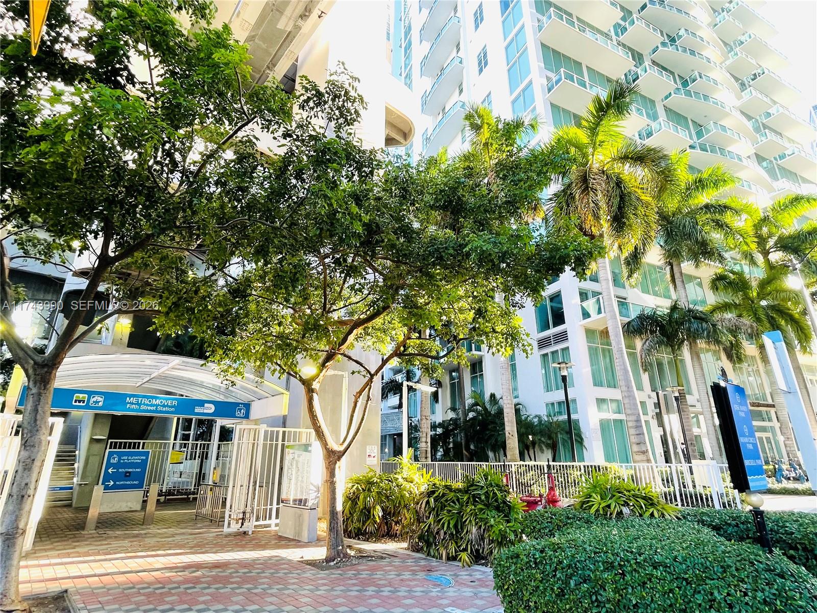 BRICKELL ON THE RIVER S T - Residential