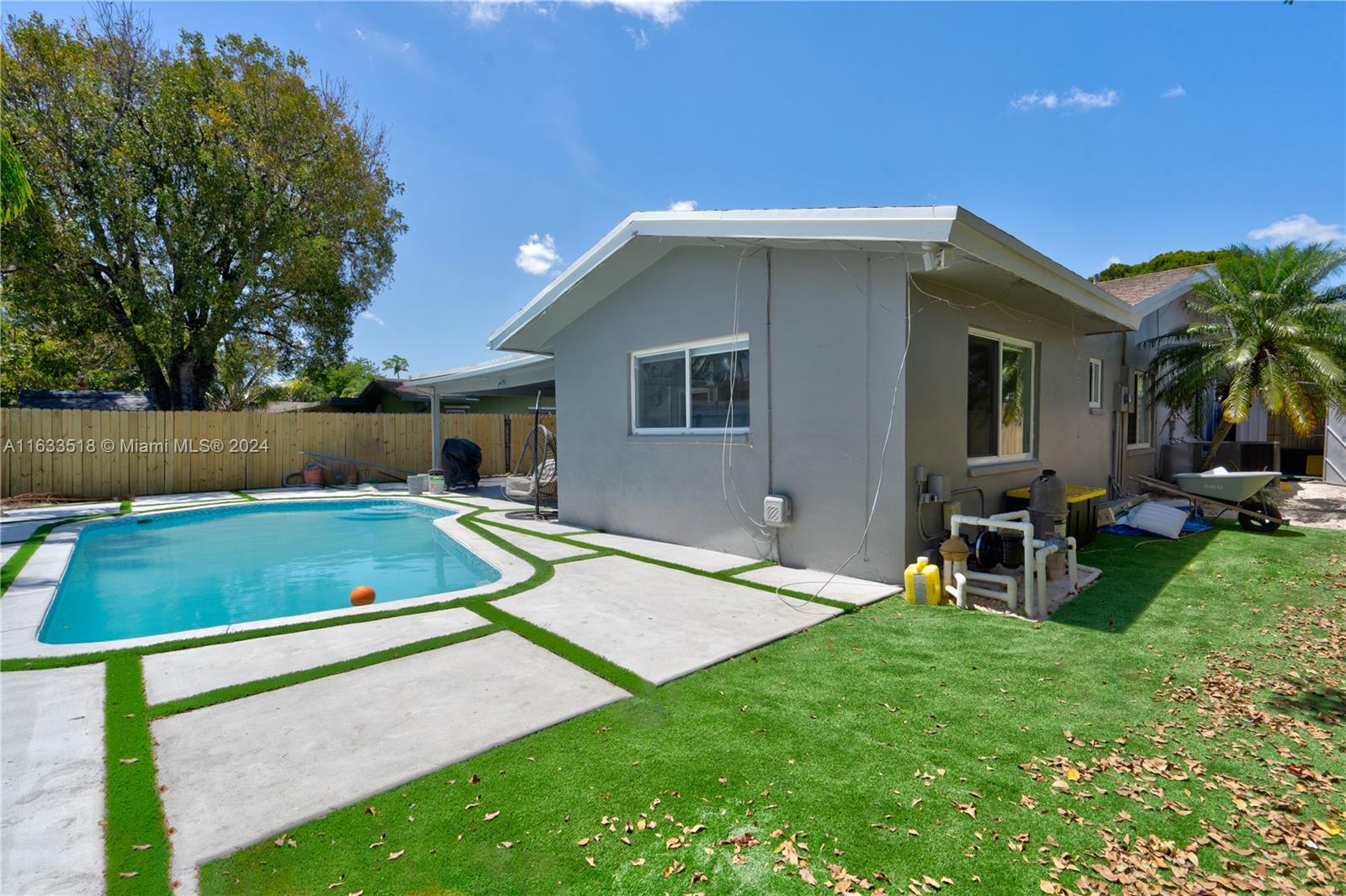 PALM-AIRE VILLAGE 2ND SEC - Residential