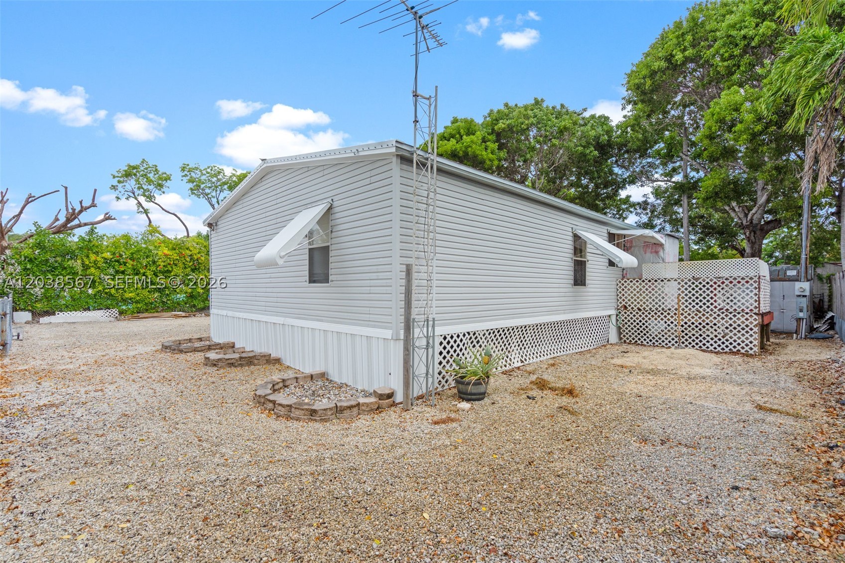 KEY LARGO MOBILE HOMESITE - Residential
