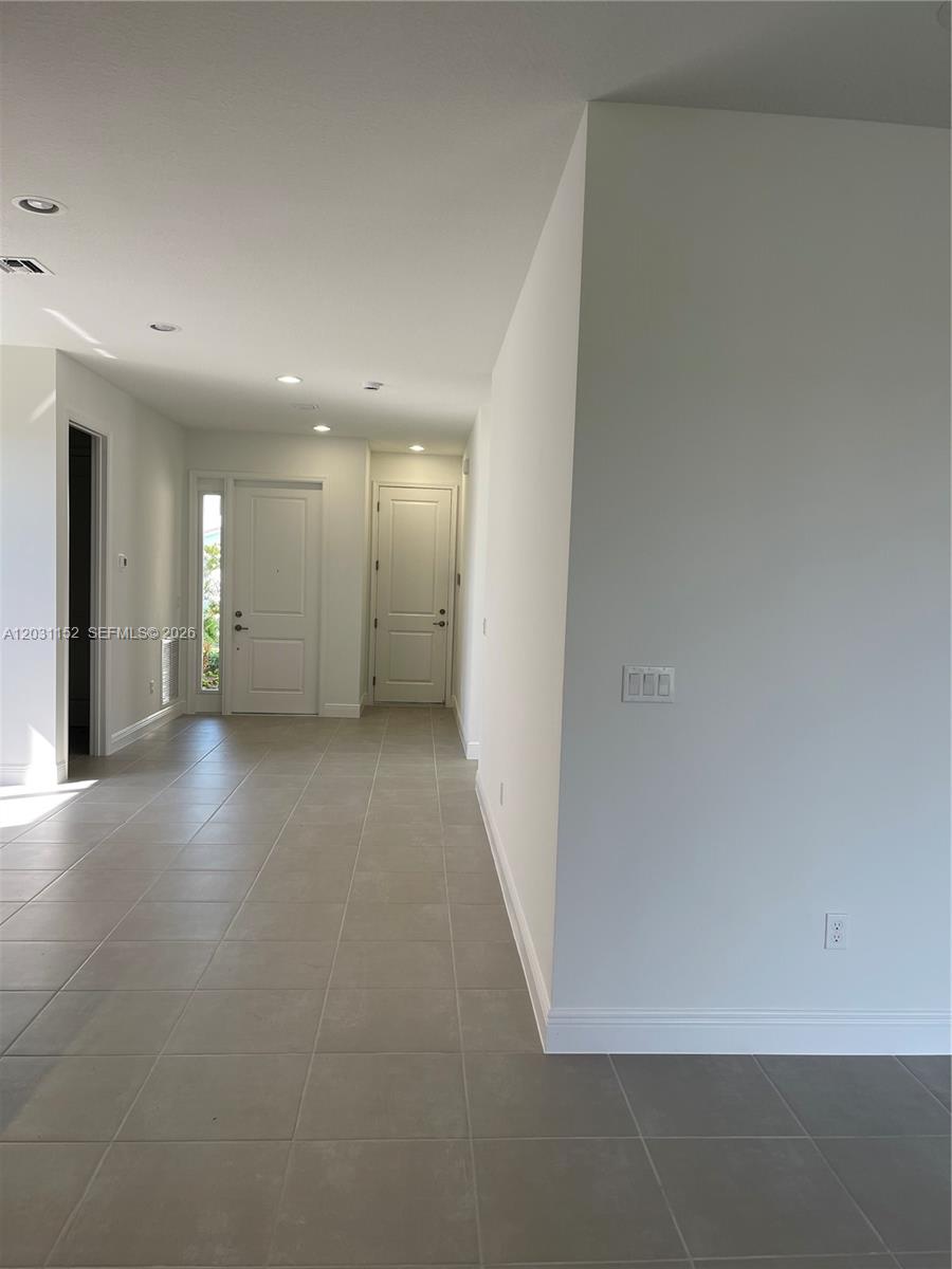 SKY COVE SOUTH PHASE 1 B - Residential Lease
