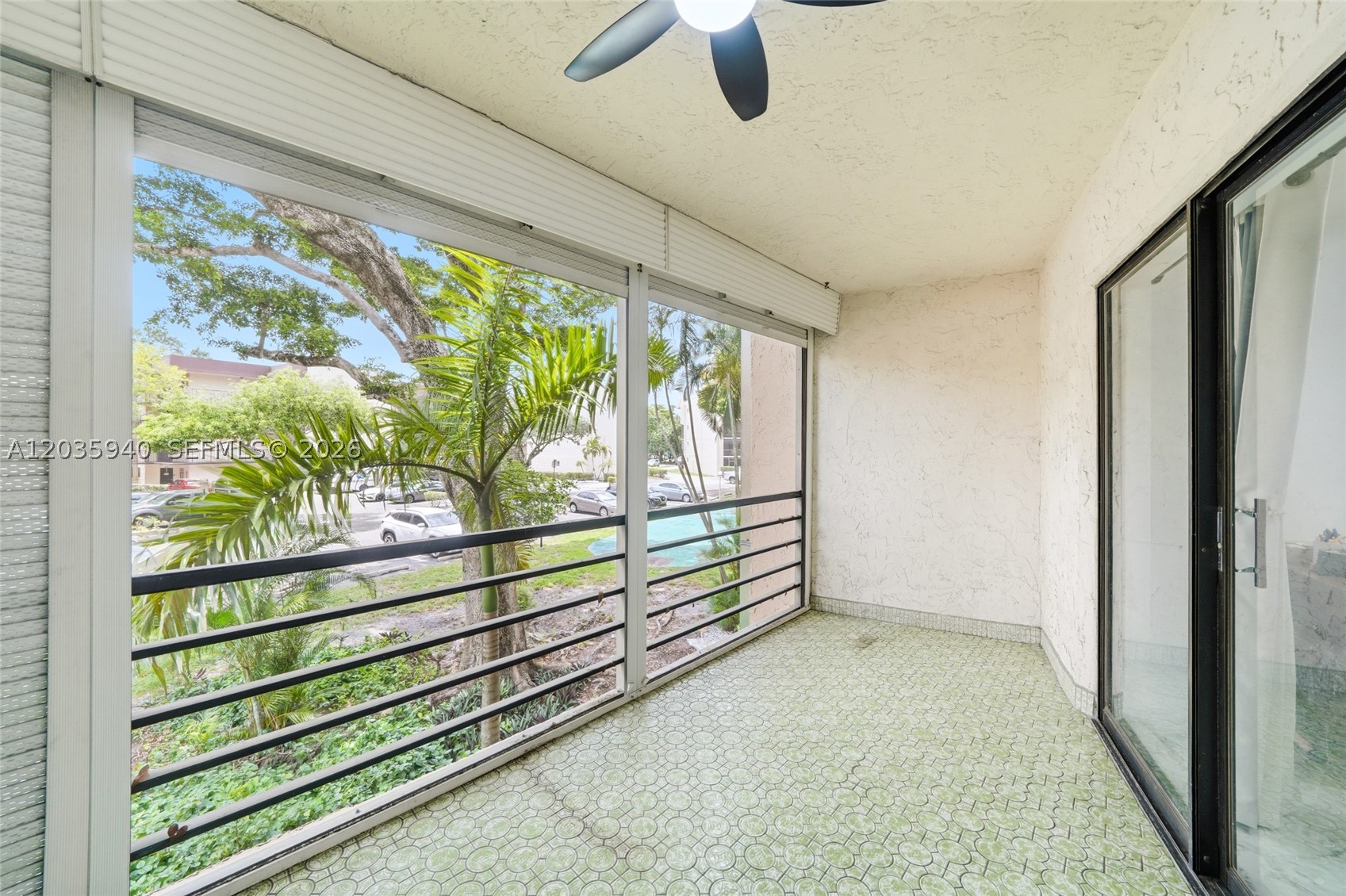 PLANTATION CLUB B CONDO - Residential