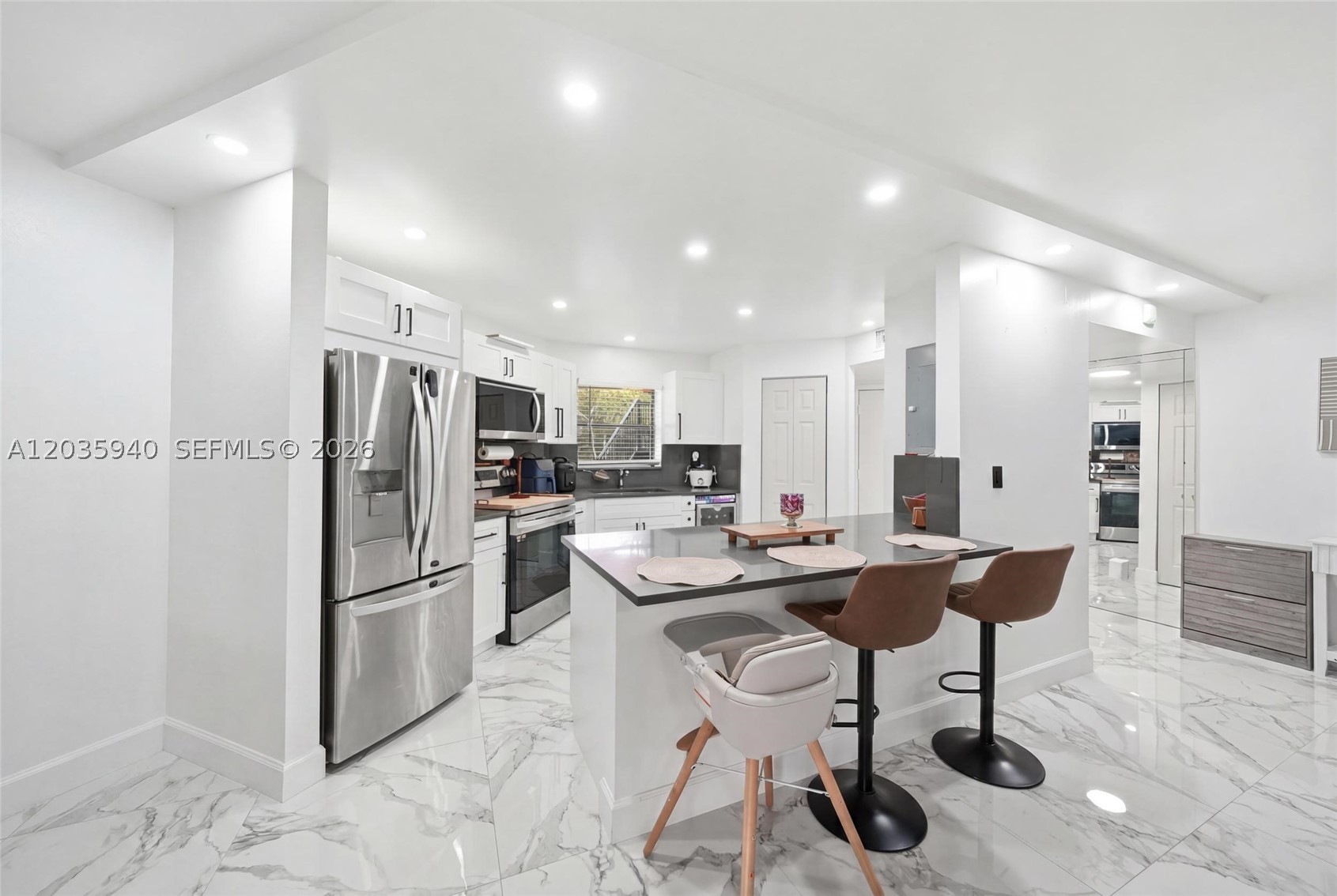 PLANTATION CLUB B CONDO - Residential
