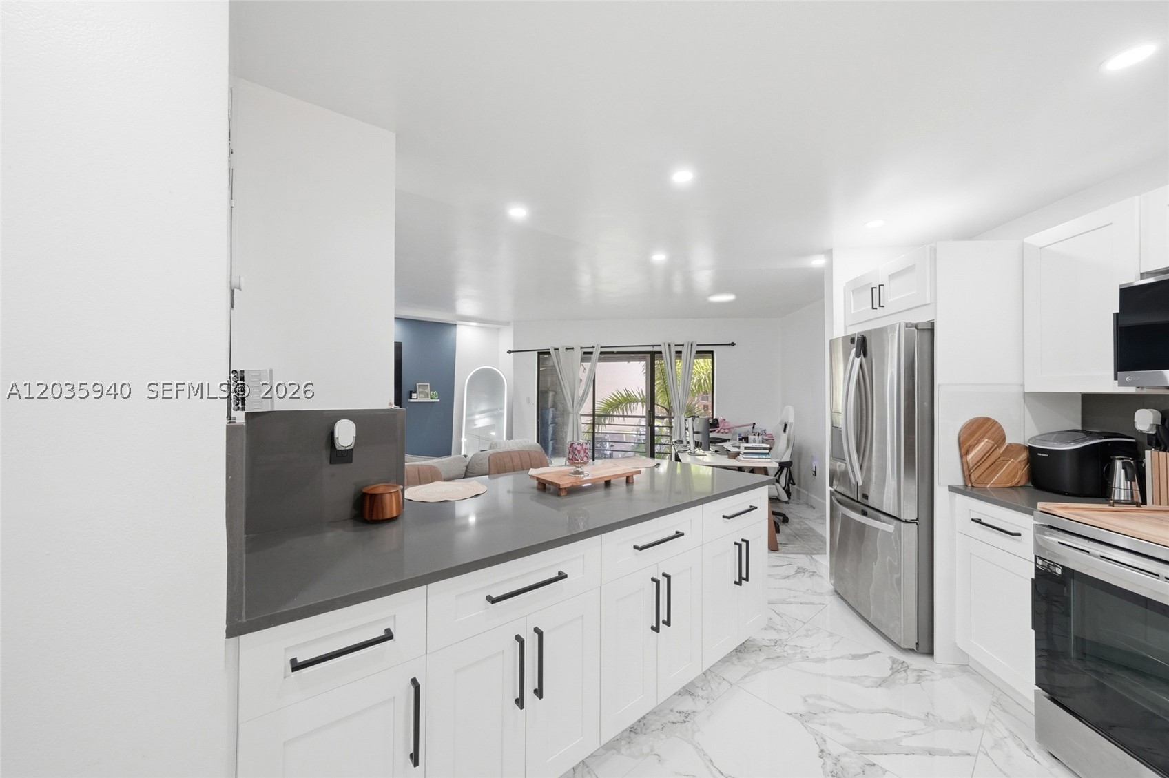 PLANTATION CLUB B CONDO - Residential