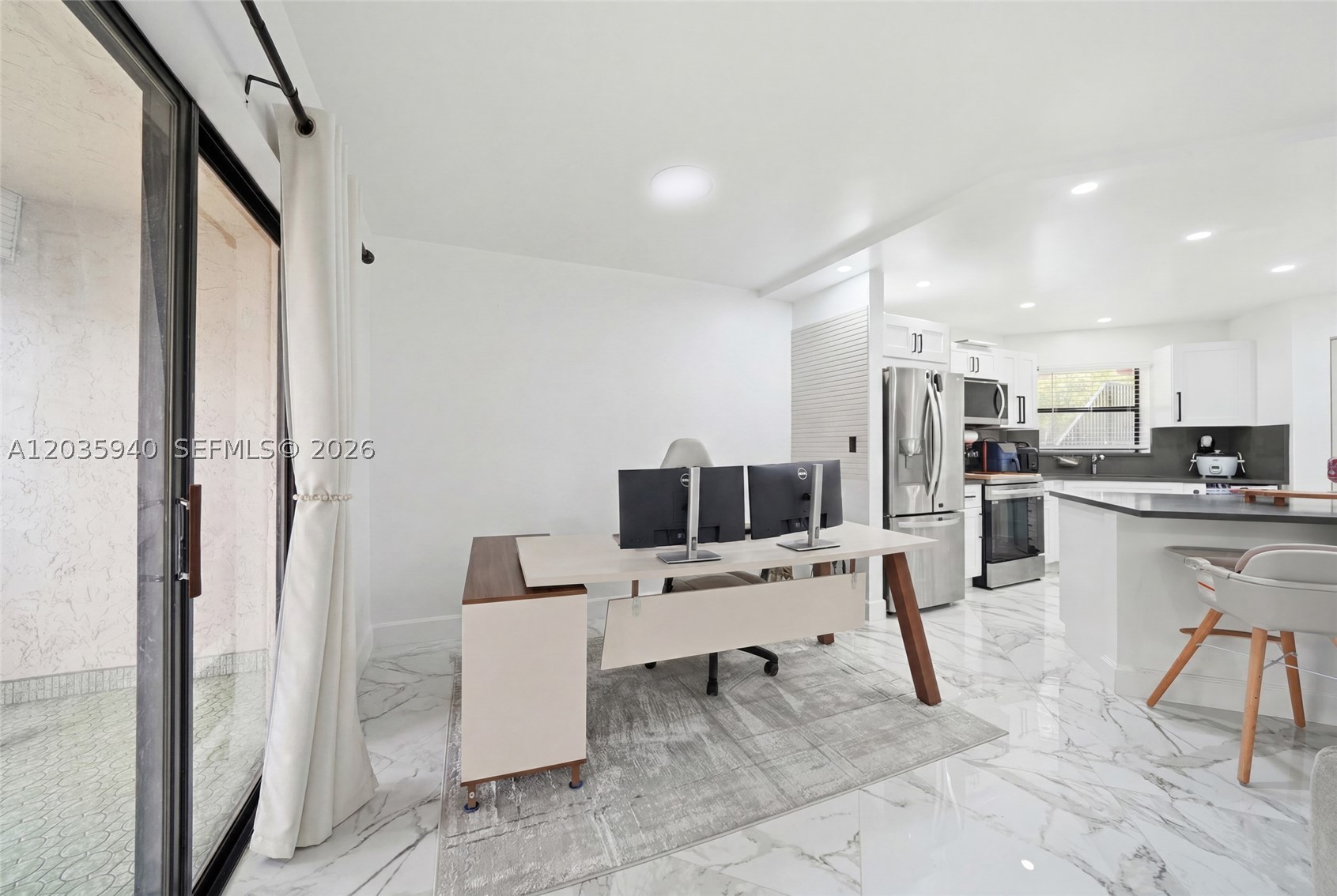 PLANTATION CLUB B CONDO - Residential