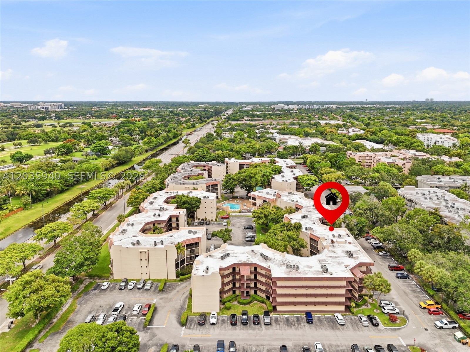 PLANTATION CLUB B CONDO - Residential