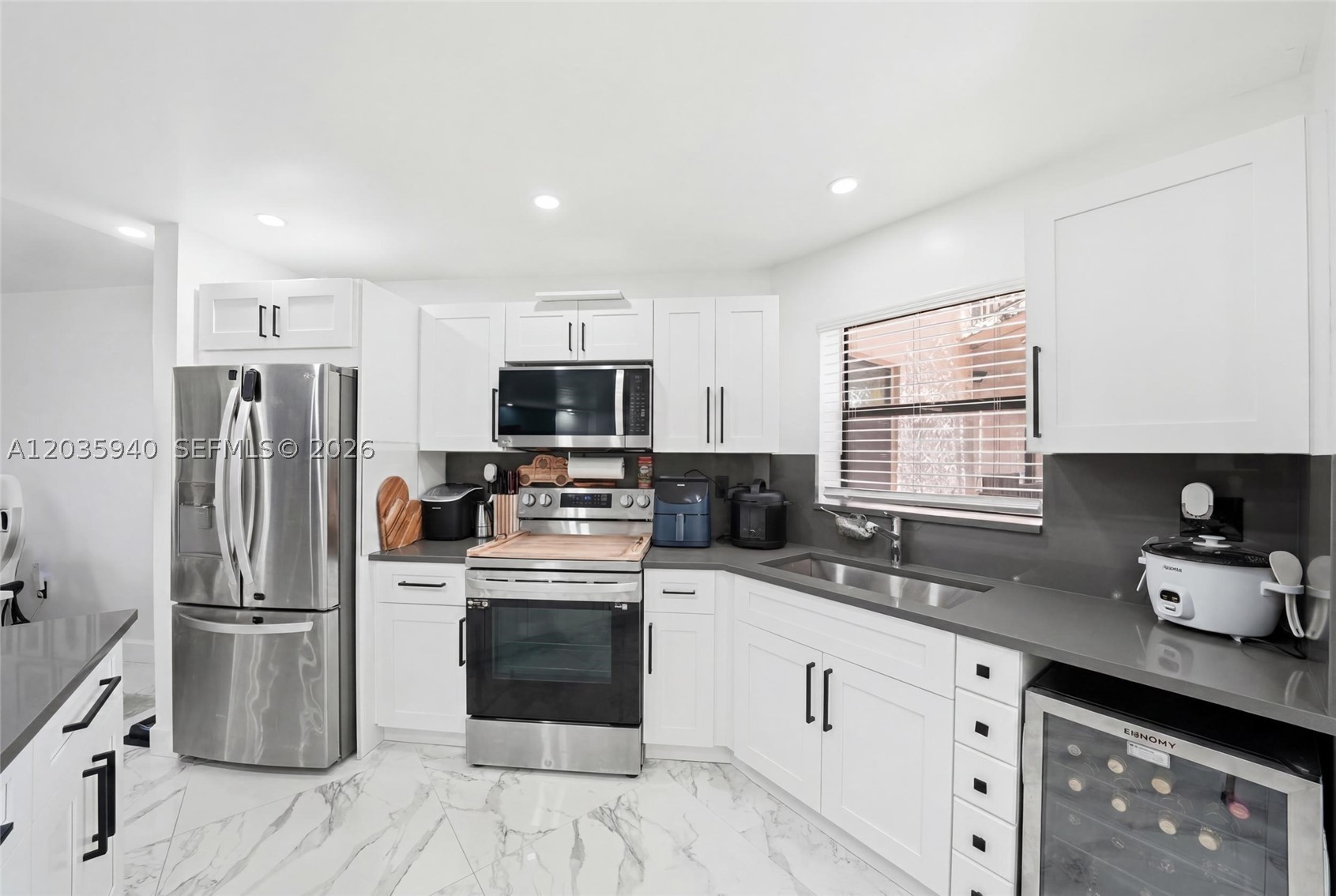 PLANTATION CLUB B CONDO - Residential