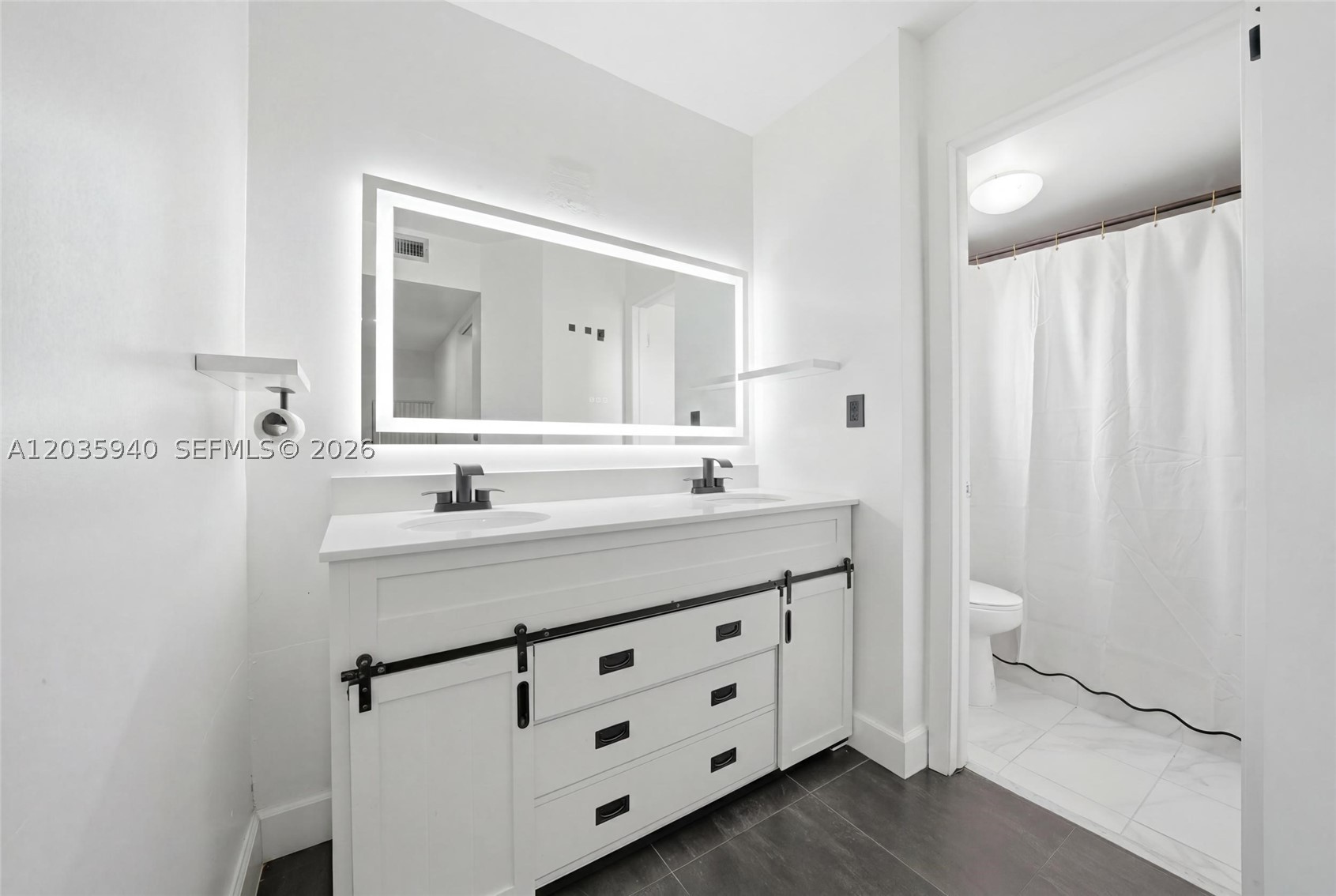 PLANTATION CLUB B CONDO - Residential