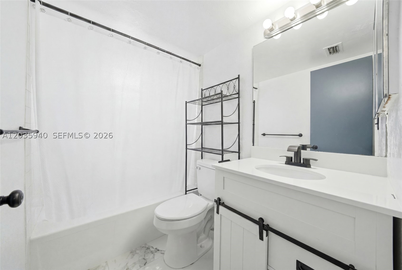 PLANTATION CLUB B CONDO - Residential