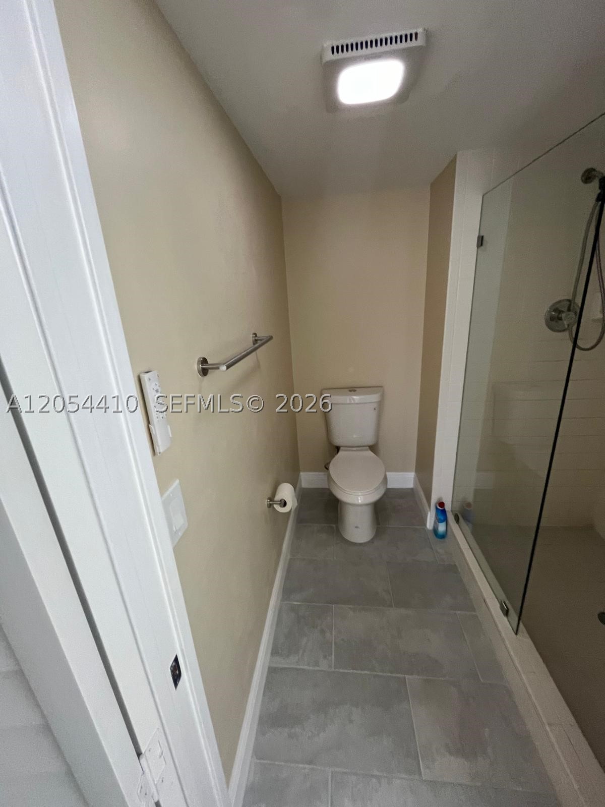 SUFFOLK AT CENTURY VILLAG - Residential Lease