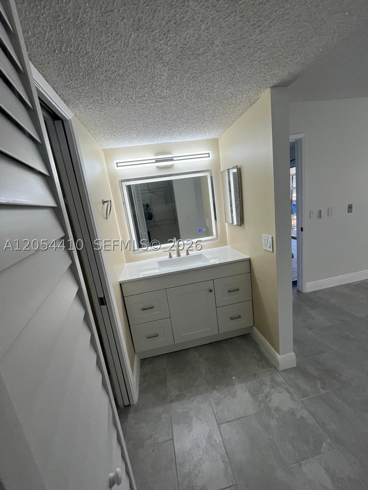 SUFFOLK AT CENTURY VILLAG - Residential Lease