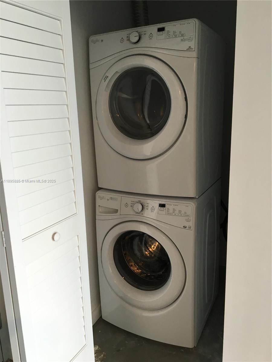 CENTRO CONDO - Residential Lease