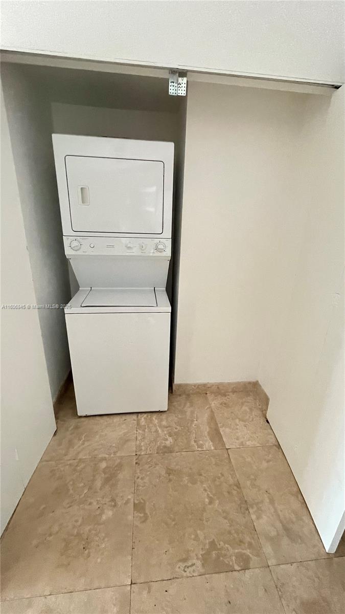 WIND CONDO - Residential