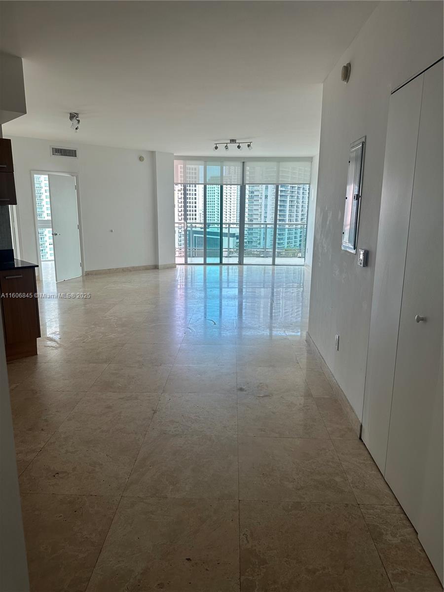 WIND CONDO - Residential