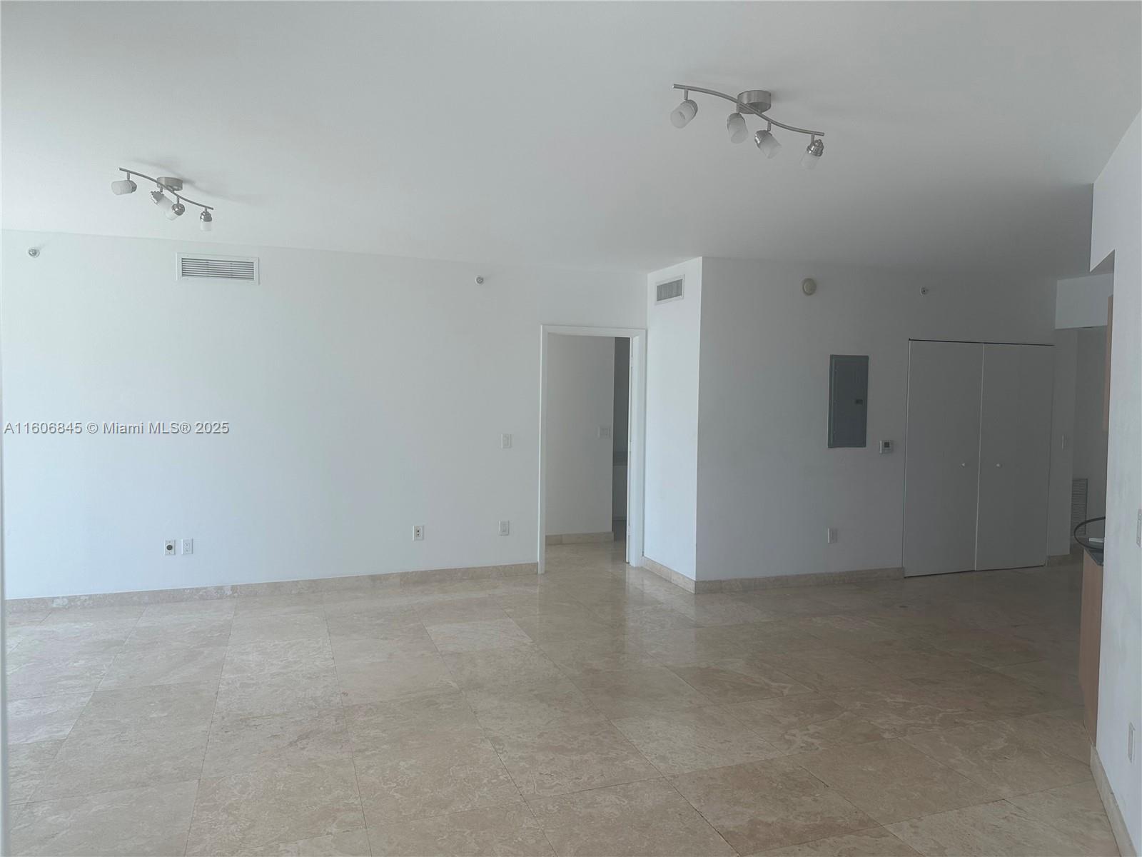 WIND CONDO - Residential