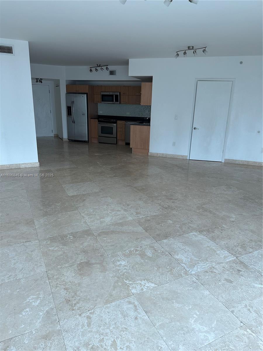 WIND CONDO - Residential