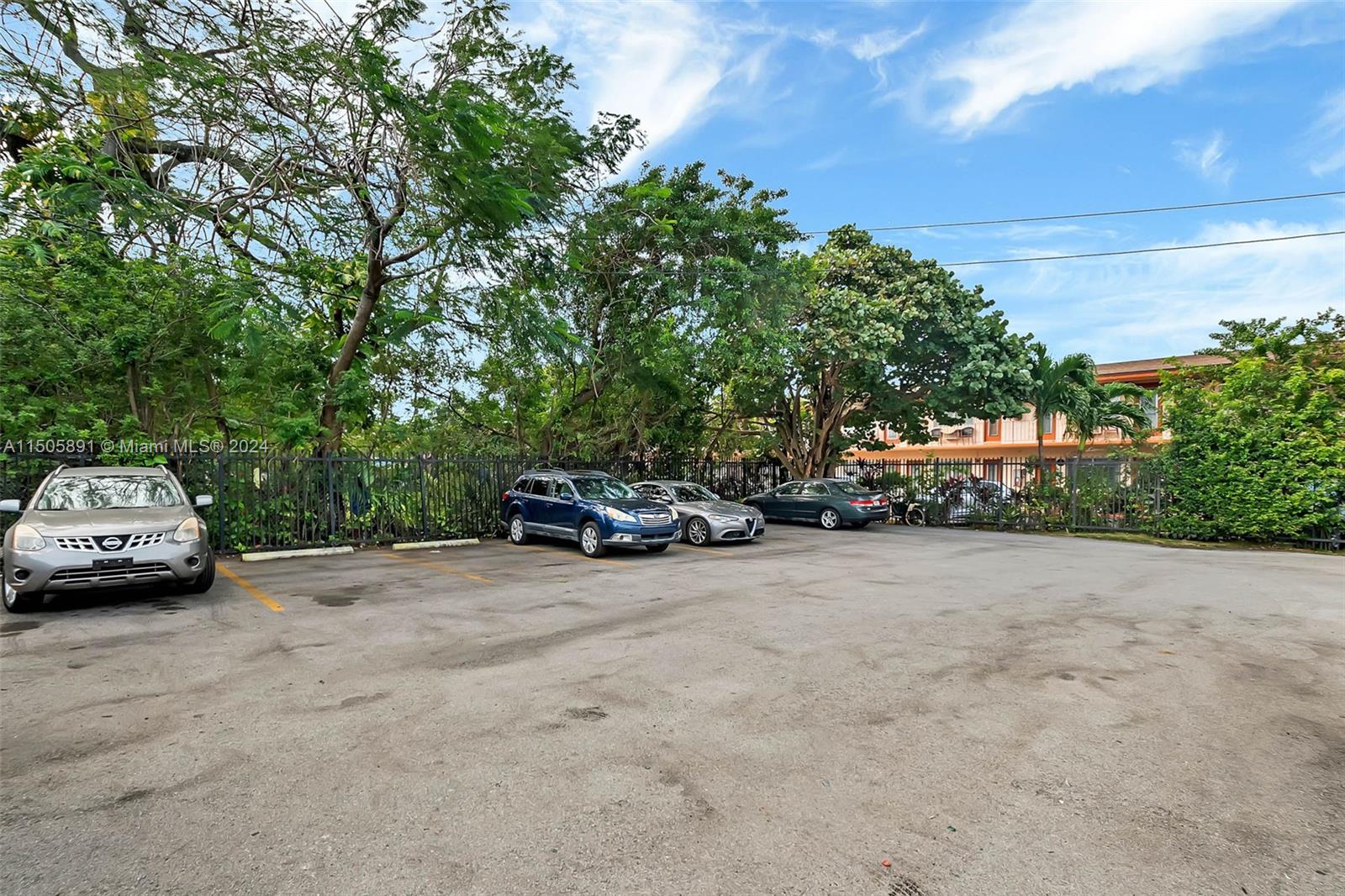 PHOENIX PARK SUB - Residential Lease