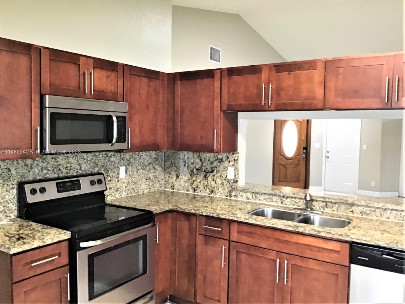 TANGLEWOOD TOWNHOMES - Residential Lease