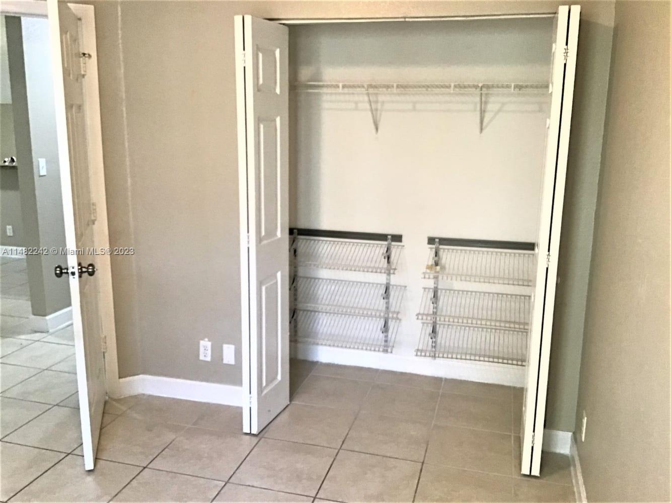 TANGLEWOOD TOWNHOMES - Residential Lease