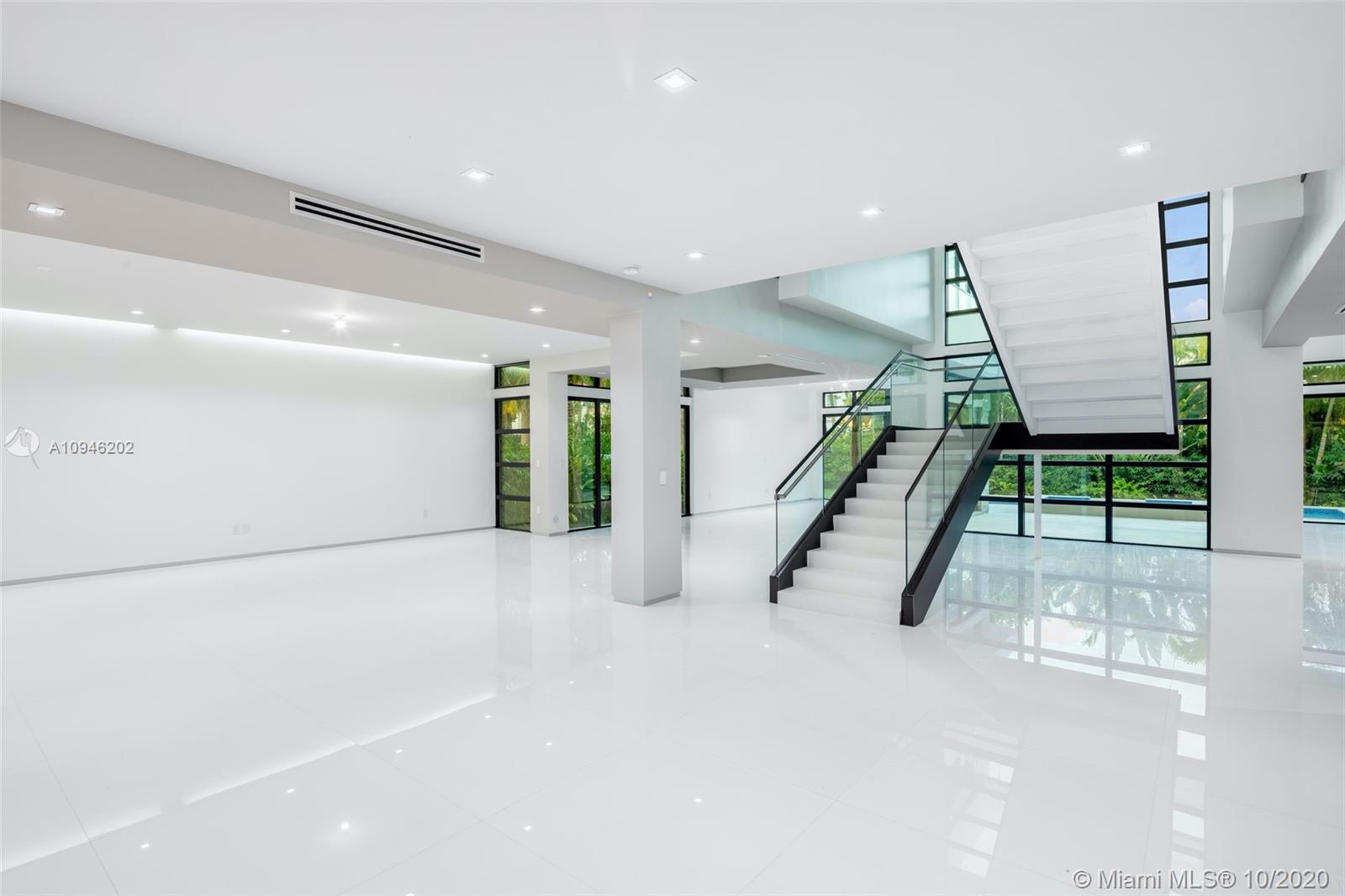 GOLDEN BEACH SEC E - Residential