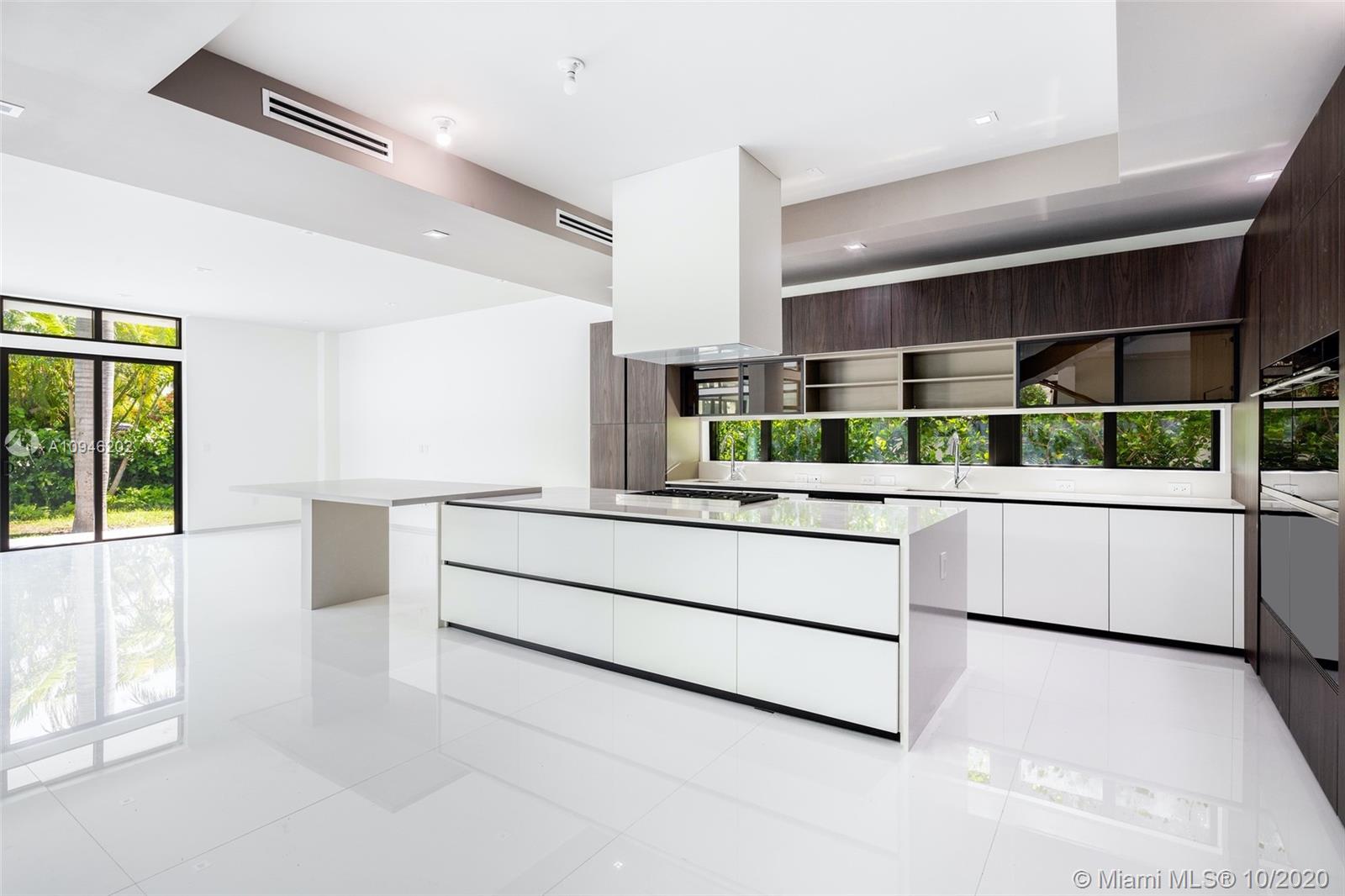 GOLDEN BEACH SEC E - Residential